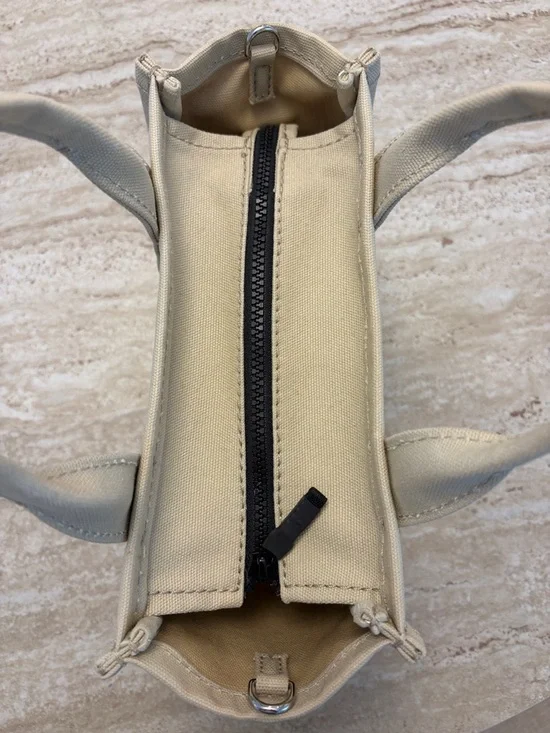 Marc Jacobs Small Logo “The Tote Bag” in Beige Canvas with Black Crossbody Strap - Picture 5 of 12